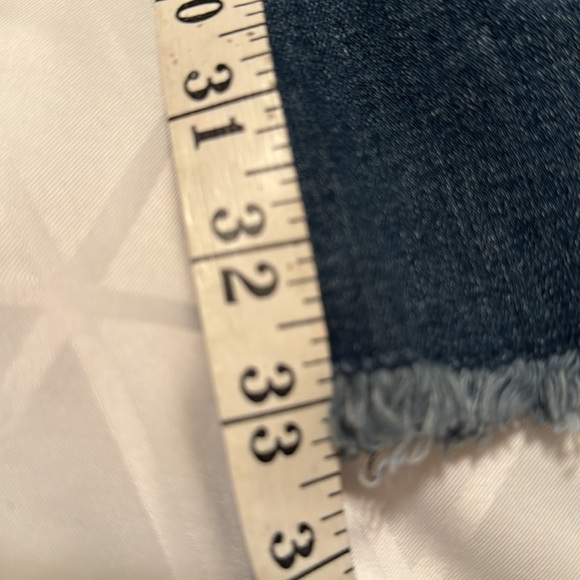 Lee Flare Jeans Nw/o tags frayed hem w/ slit at bottom of flared leg- Size 6med - Picture 11 of 11